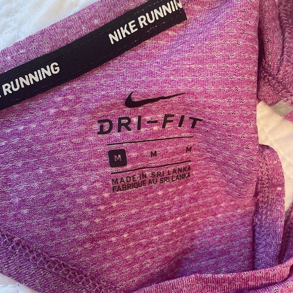 Workout top - Picture 2 of 3